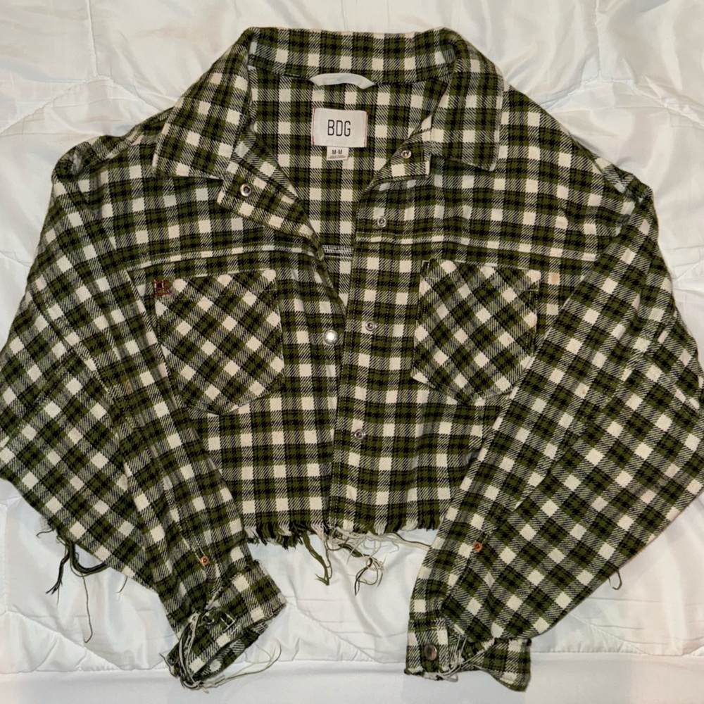 BDG l Button Down Cropped Shacket